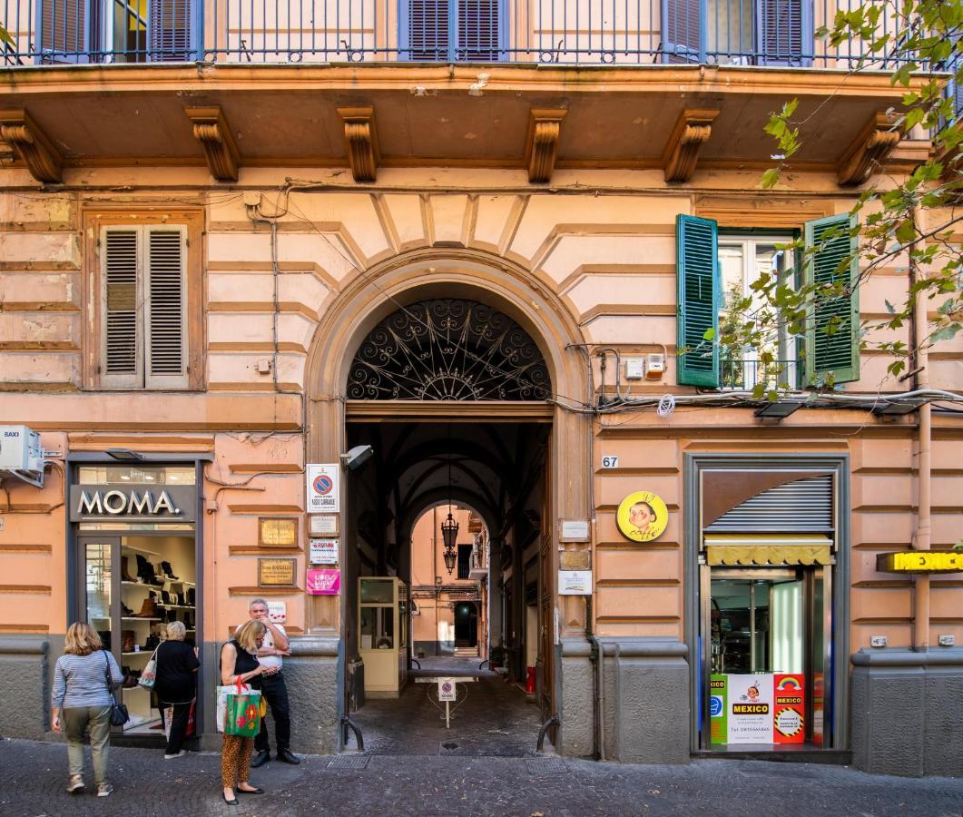 La Chambre Naples Luaran gambar